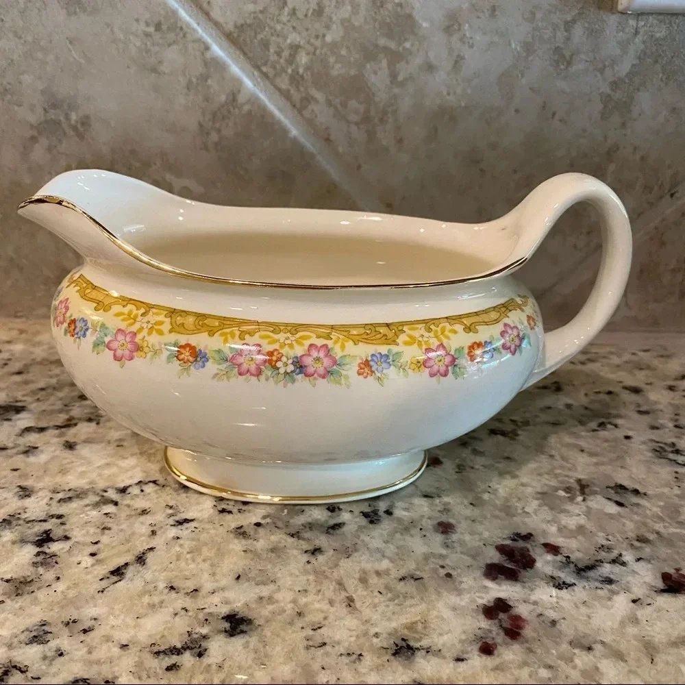 Eggshell Nautilus Gravy Boat
